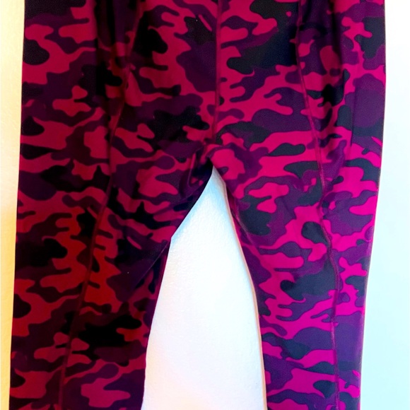 Torrid Plus size 3 Yoga Pants - Picture 7 of 9